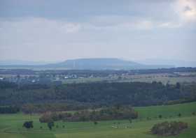 Blick von der Kohlhaukuppe in Geising auf den Hohen Schneeberg