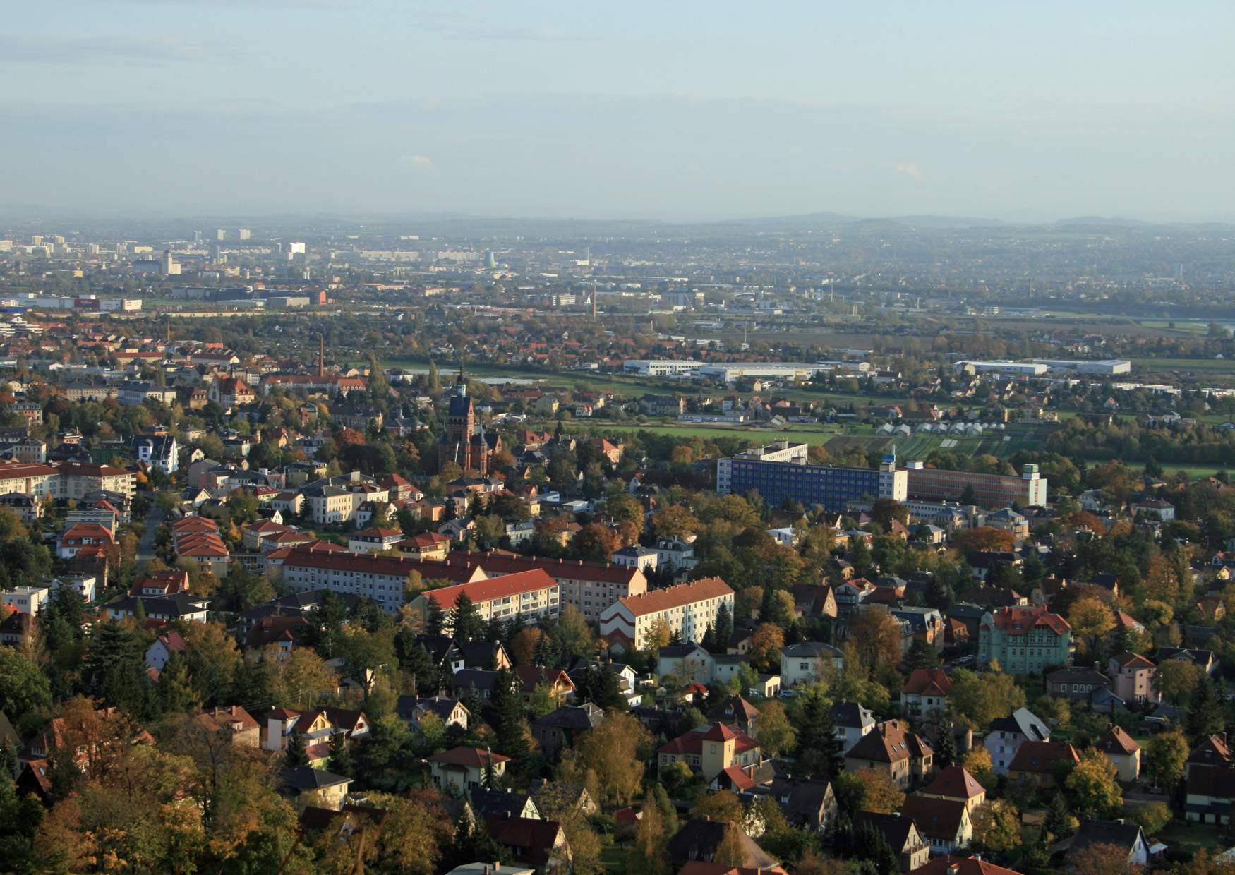 Der Blick auf Radebeul und die Lutherkirche