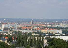 Der Blick vom Bismarckturm auf die Dresdener Altstadt