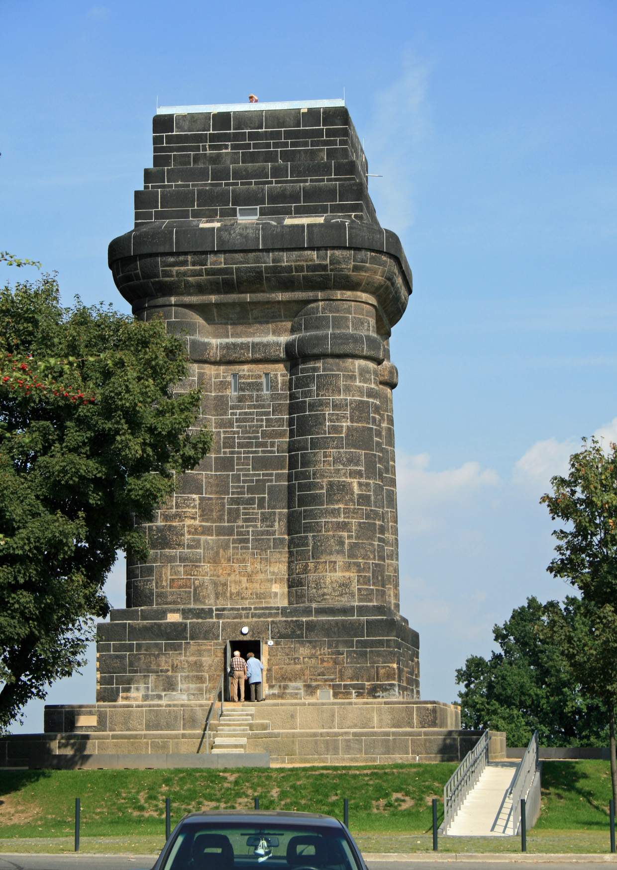 Der Bismarckturm in Dresden auf der Räcknitzhöhe