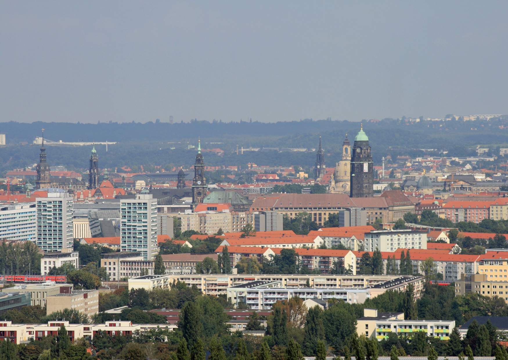 Bismarckturm Dresden-Räcknitz mit herrlichem Blick auf die Altstadt von Dresden