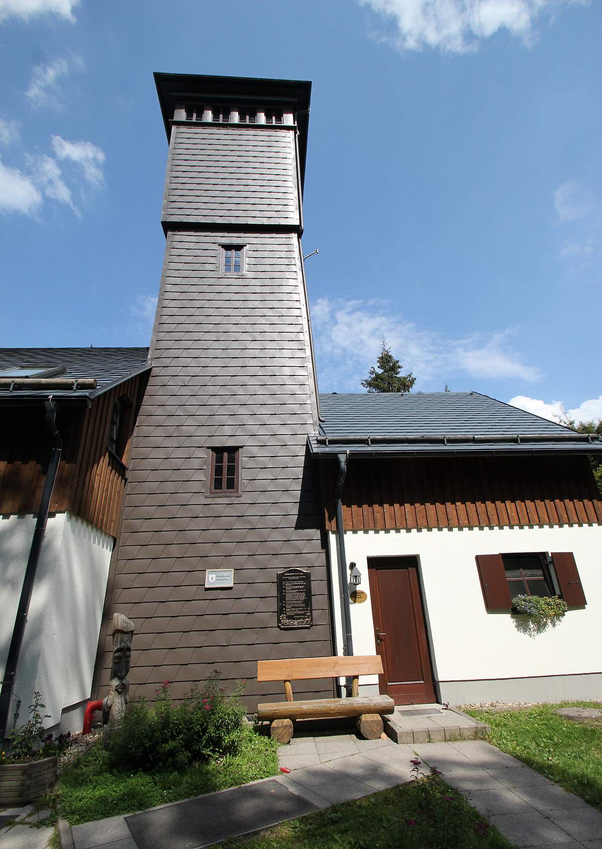 Der Aussichtsturm auf der Morgenleithe dem Hausberg von Lauter