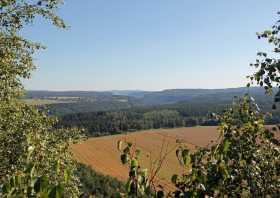 Der Blick vom Zirkelstein ins Böhmische