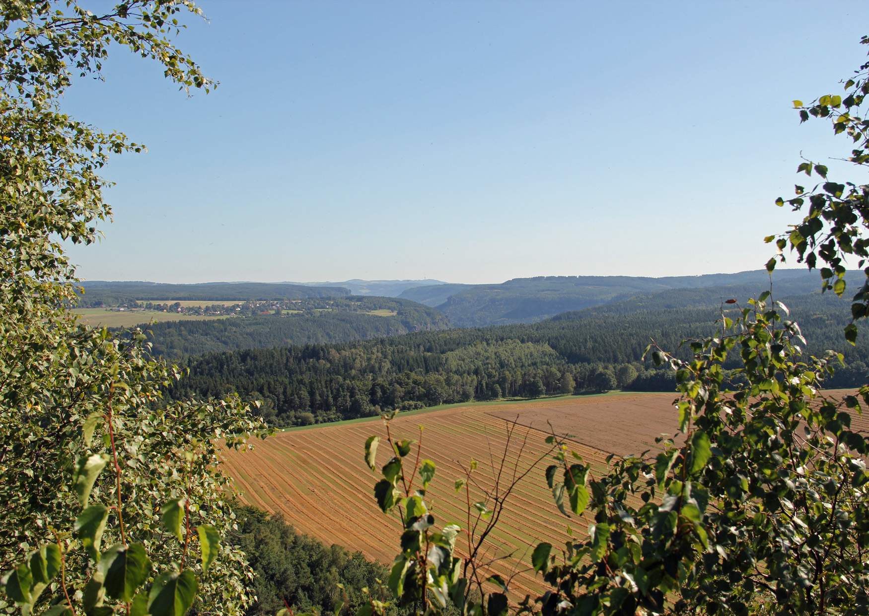 Der Blick vom Zirkelstein ins Böhmische