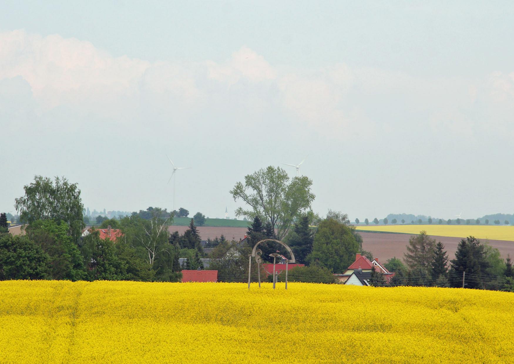 Kunstwerk im Feld vor Kaditzsch